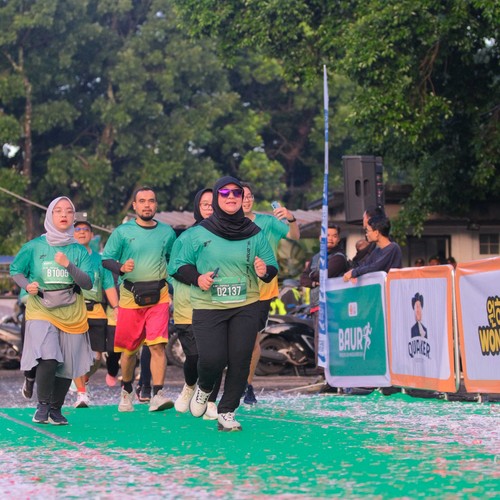 Race photo from BAUR RUN 2025