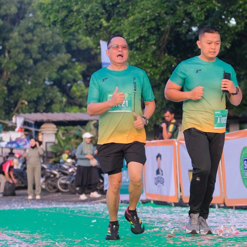 Race photo from BAUR RUN 2025