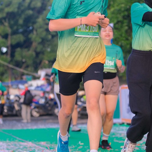Race photo from BAUR RUN 2025