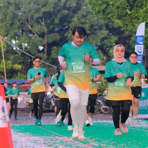 Race photo from BAUR RUN 2025