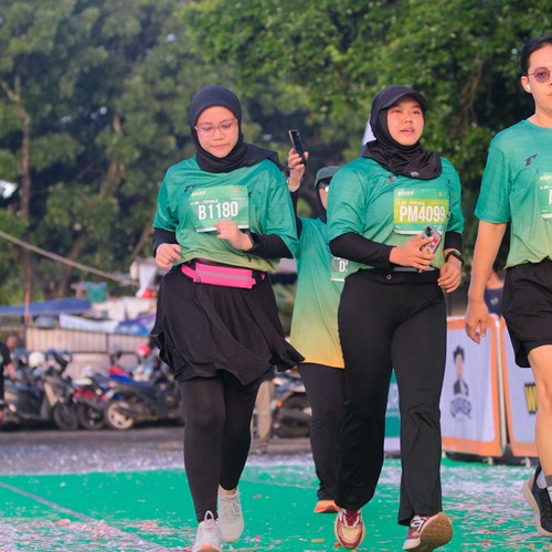 Race photo from BAUR RUN 2025