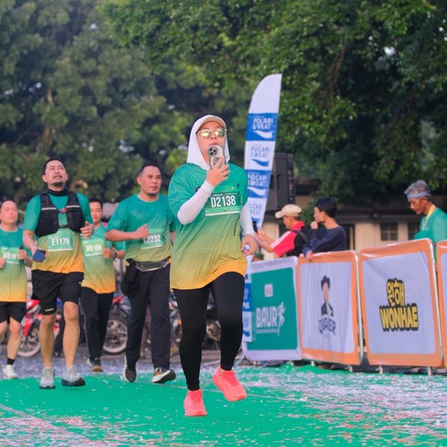 Race photo from BAUR RUN 2025