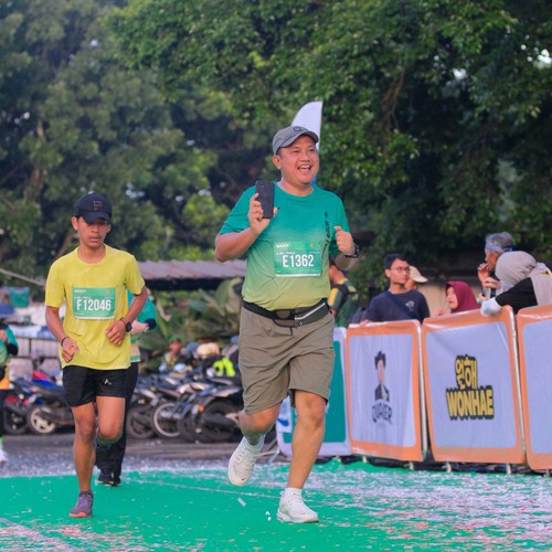 Race photo from BAUR RUN 2025