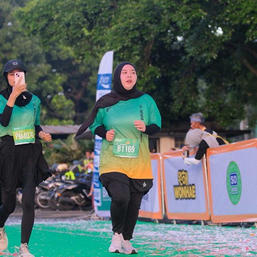 Race photo from BAUR RUN 2025