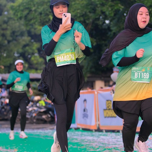 Race photo from BAUR RUN 2025