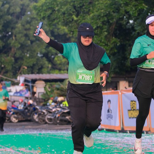 Race photo from BAUR RUN 2025