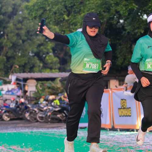 Race photo from BAUR RUN 2025