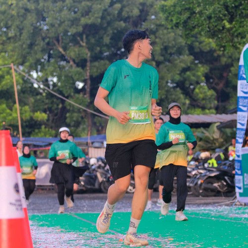 Race photo from BAUR RUN 2025