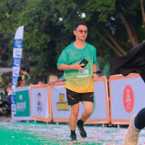 Race photo from BAUR RUN 2025