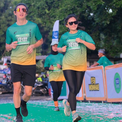 Race photo from BAUR RUN 2025