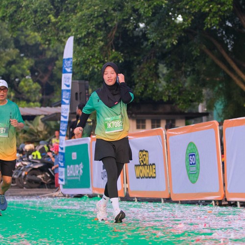 Race photo from BAUR RUN 2025