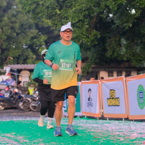 Race photo from BAUR RUN 2025