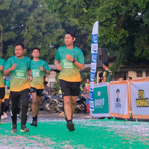 Race photo from BAUR RUN 2025