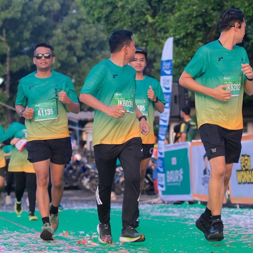Race photo from BAUR RUN 2025