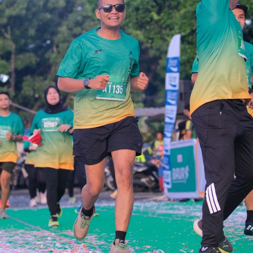Race photo from BAUR RUN 2025