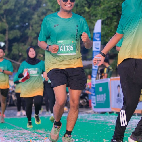 Race photo from BAUR RUN 2025