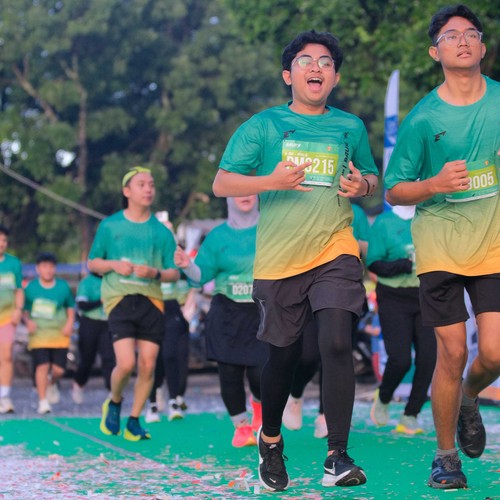 Race photo from BAUR RUN 2025