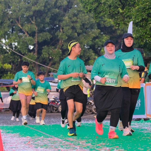 Race photo from BAUR RUN 2025