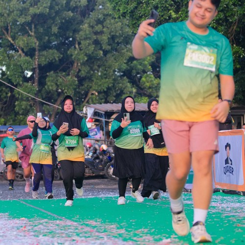 Race photo from BAUR RUN 2025