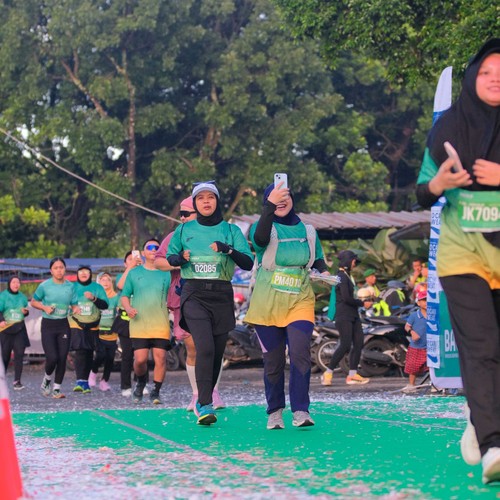 Race photo from BAUR RUN 2025