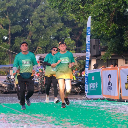 Race photo from BAUR RUN 2025