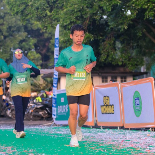 Race photo from BAUR RUN 2025