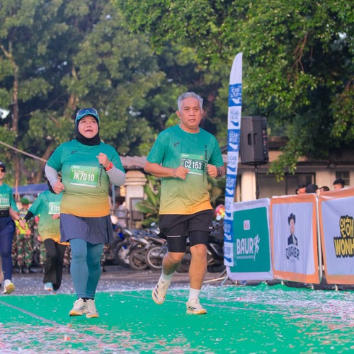 Race photo from BAUR RUN 2025