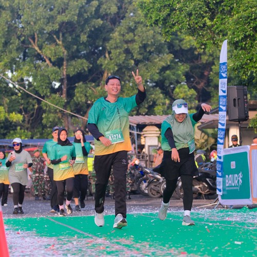 Race photo from BAUR RUN 2025