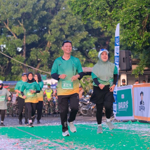 Race photo from BAUR RUN 2025