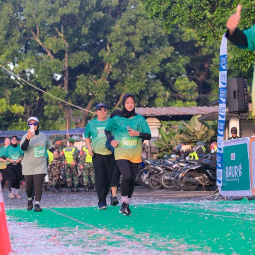 Race photo from BAUR RUN 2025
