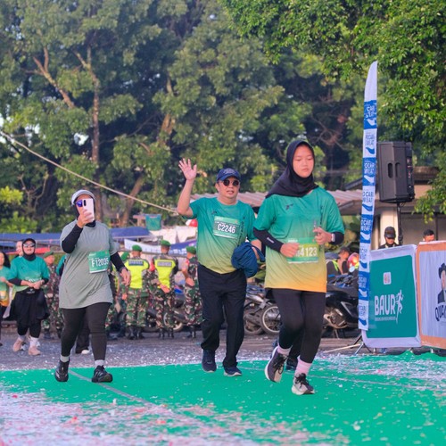 Race photo from BAUR RUN 2025
