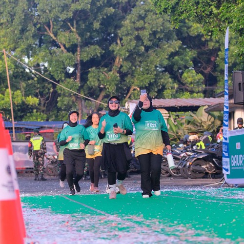 Race photo from BAUR RUN 2025