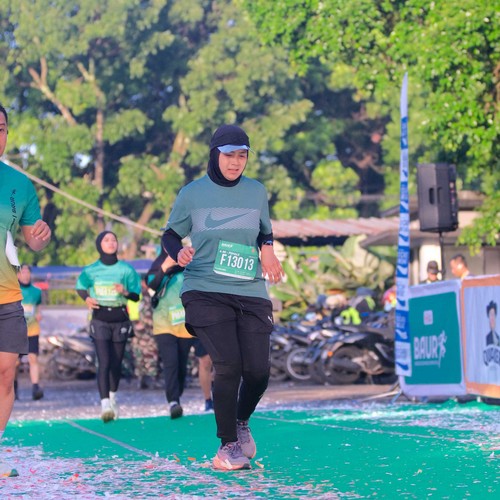 Race photo from BAUR RUN 2025
