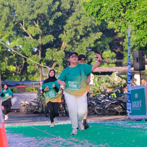 Race photo from BAUR RUN 2025