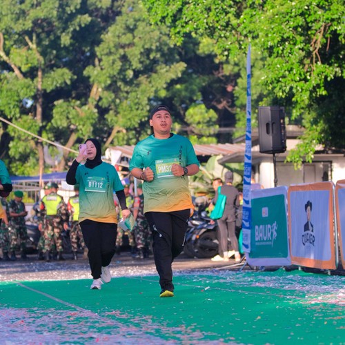 Race photo from BAUR RUN 2025