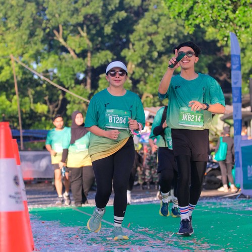 Race photo from BAUR RUN 2025
