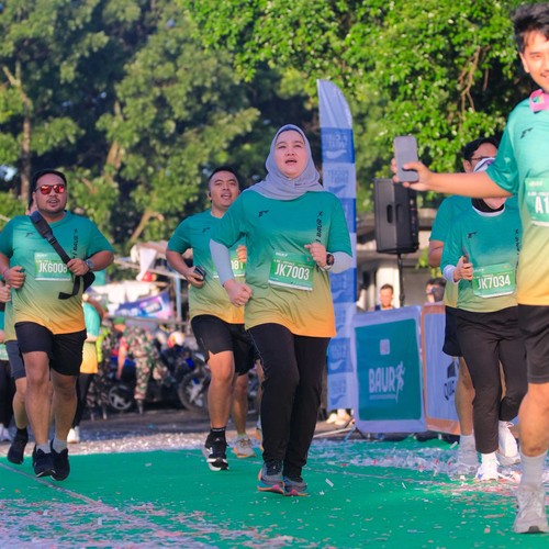 Race photo from BAUR RUN 2025
