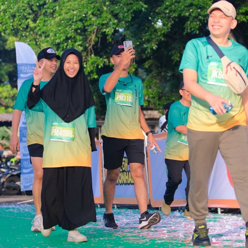 Race photo from BAUR RUN 2025