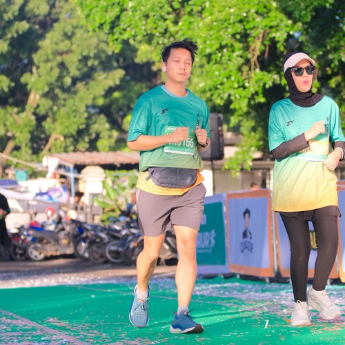 Race photo from BAUR RUN 2025