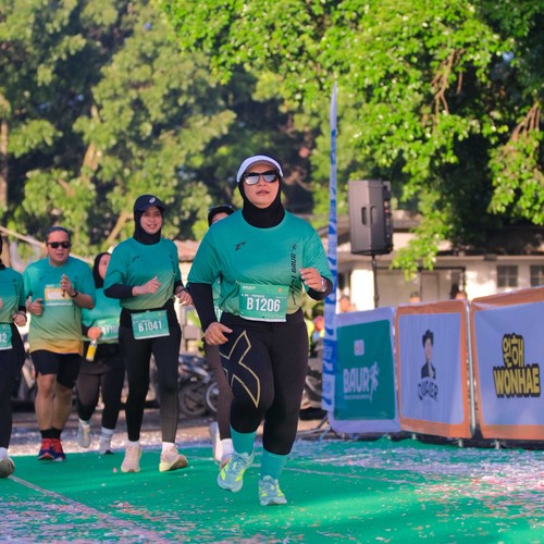 Race photo from BAUR RUN 2025