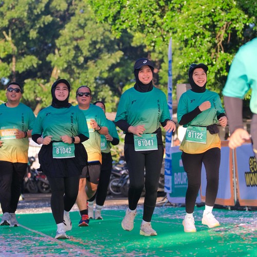 Race photo from BAUR RUN 2025