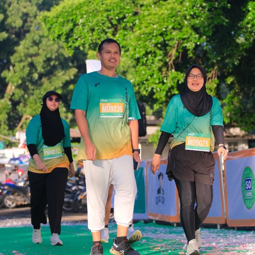 Race photo from BAUR RUN 2025