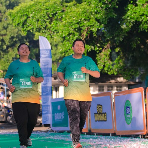 Race photo from BAUR RUN 2025