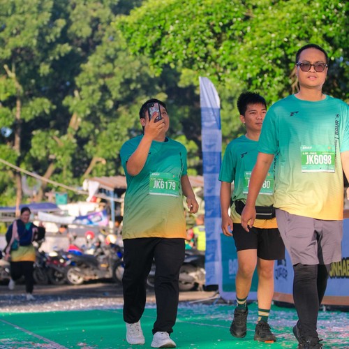Race photo from BAUR RUN 2025