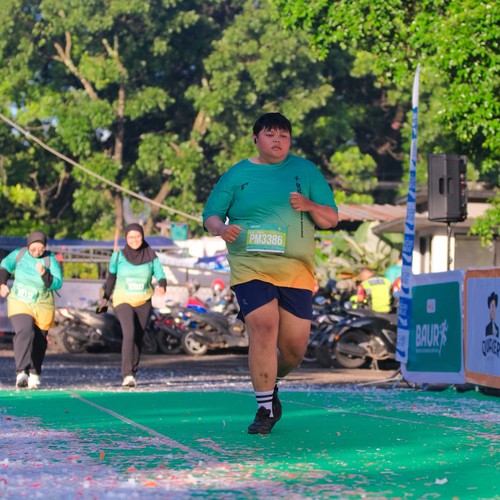 Race photo from BAUR RUN 2025