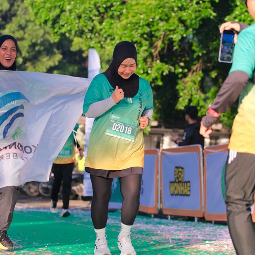 Race photo from BAUR RUN 2025