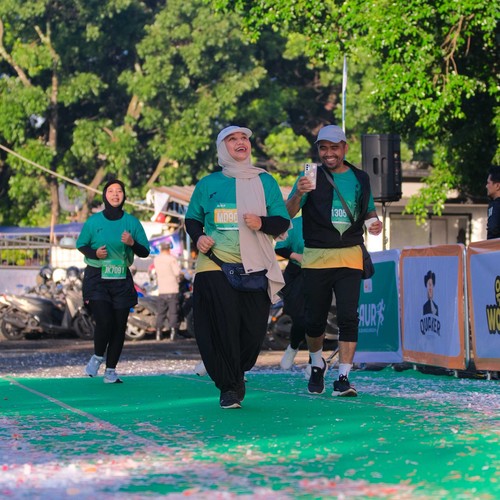 Race photo from BAUR RUN 2025