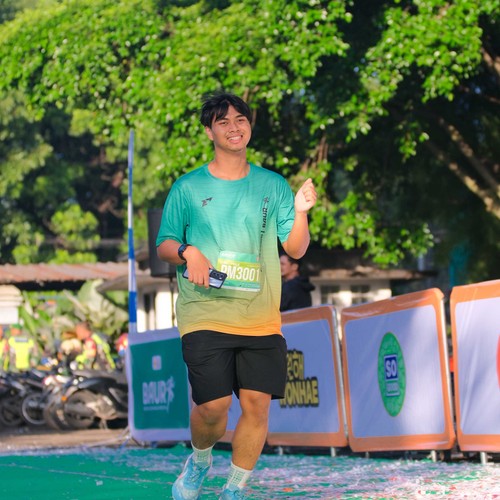 Race photo from BAUR RUN 2025