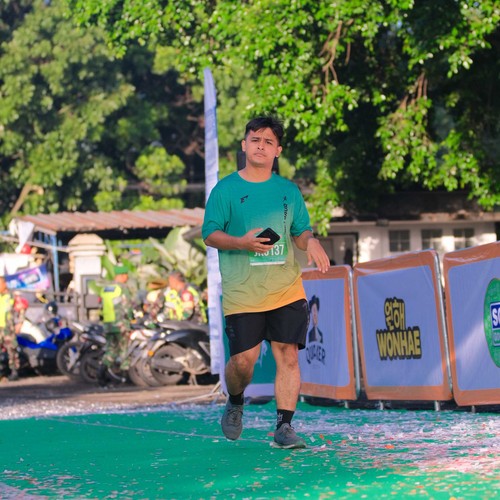 Race photo from BAUR RUN 2025