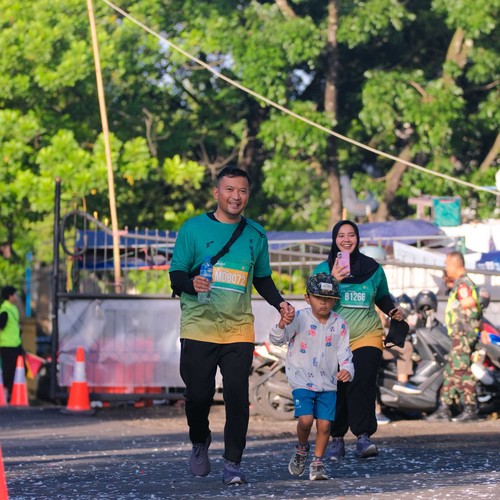 Race photo from BAUR RUN 2025